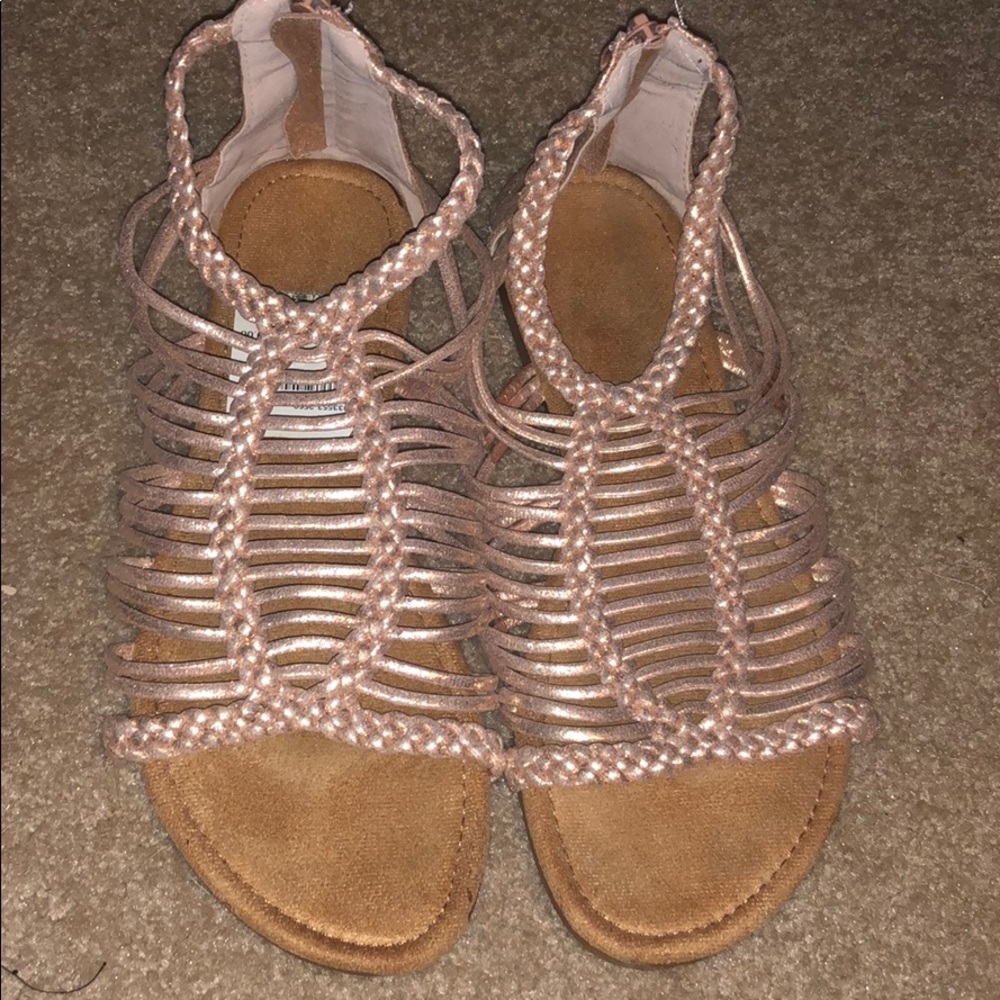 Forever size 10 shiny rose gold strappy sandals